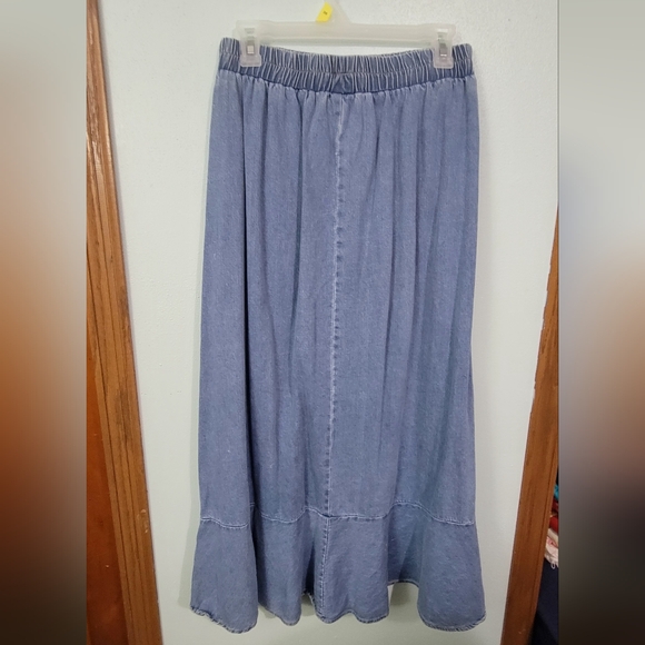 Jean Ruffle Skirt - Picture 3 of 5